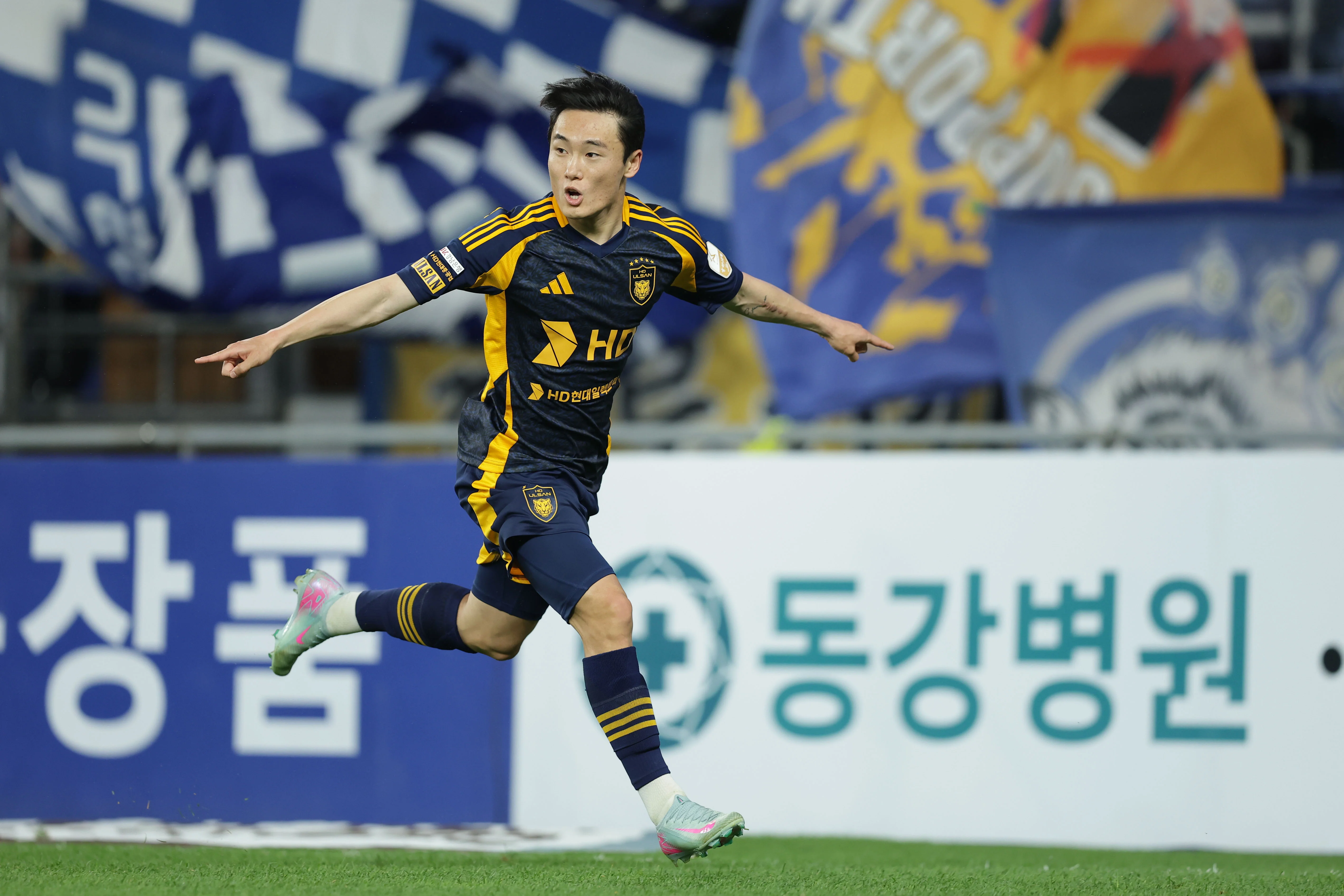 The K League 1 Wrap Up Ulsan HD 8217 s Huge Turnaround Jeonbuk Hyundai Motors 8217 Taste of First Place and Pohang Steelers 8217 Second Away Win